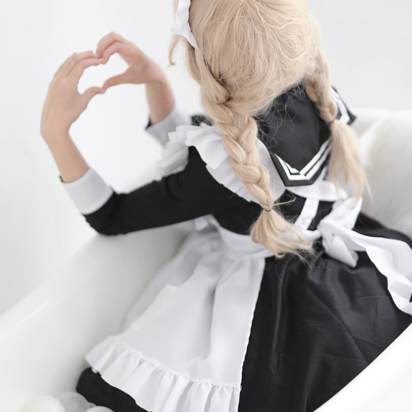 メイド風アイドル衣装 フリルエプロン付きワンピース