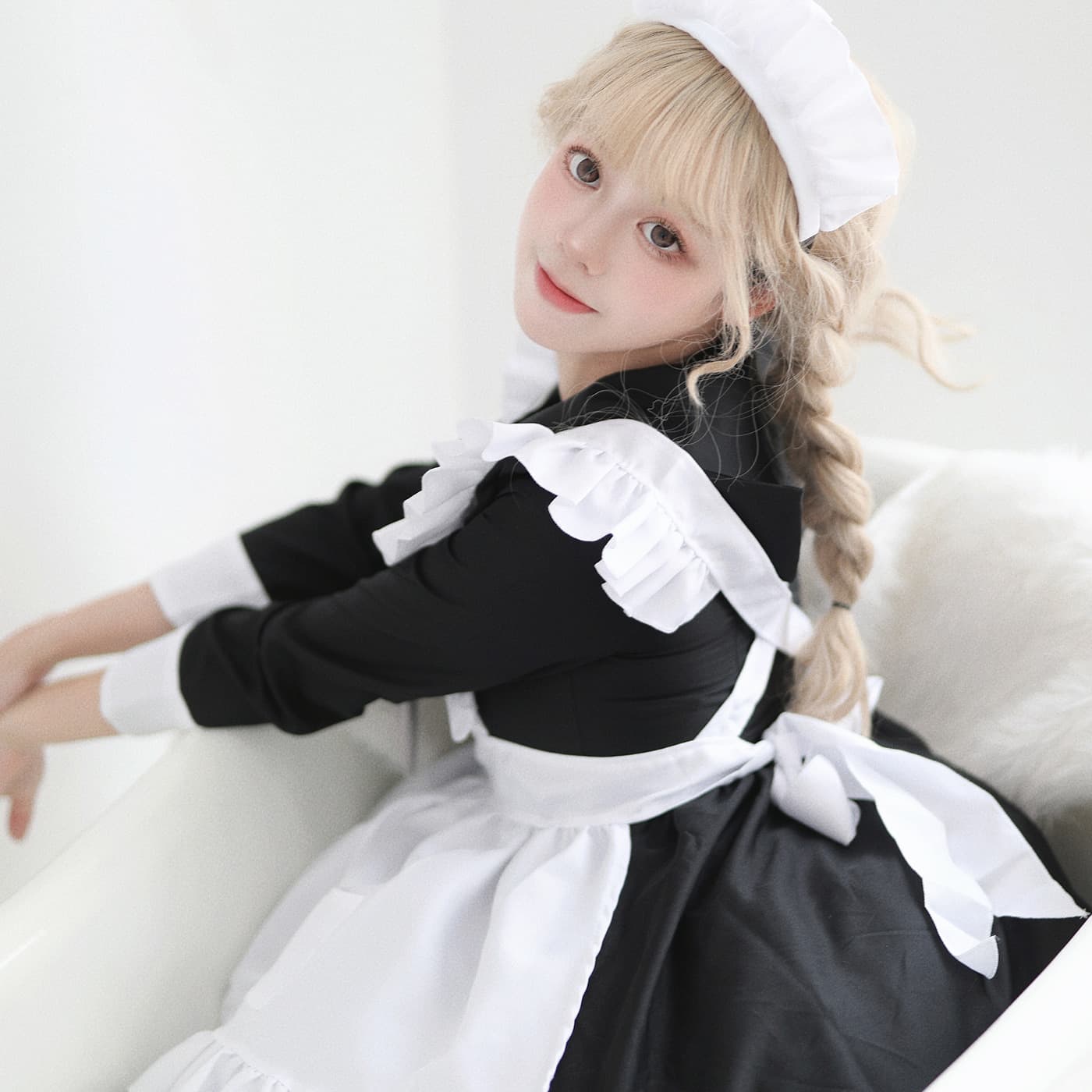 メイド風アイドル衣装 フリルエプロン付きワンピース